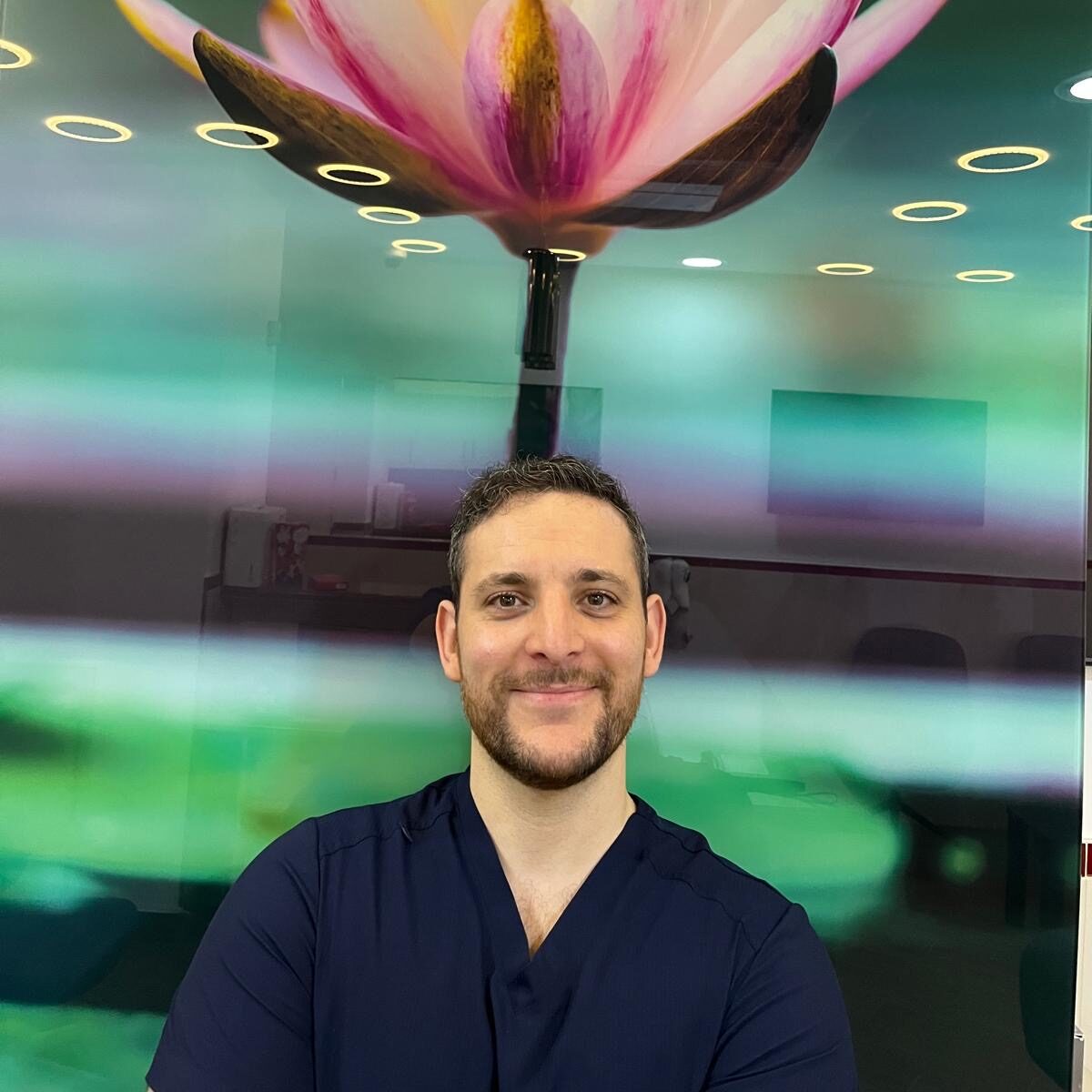 Dr. Deraghme Alex szájsebész és implantológus Budapest